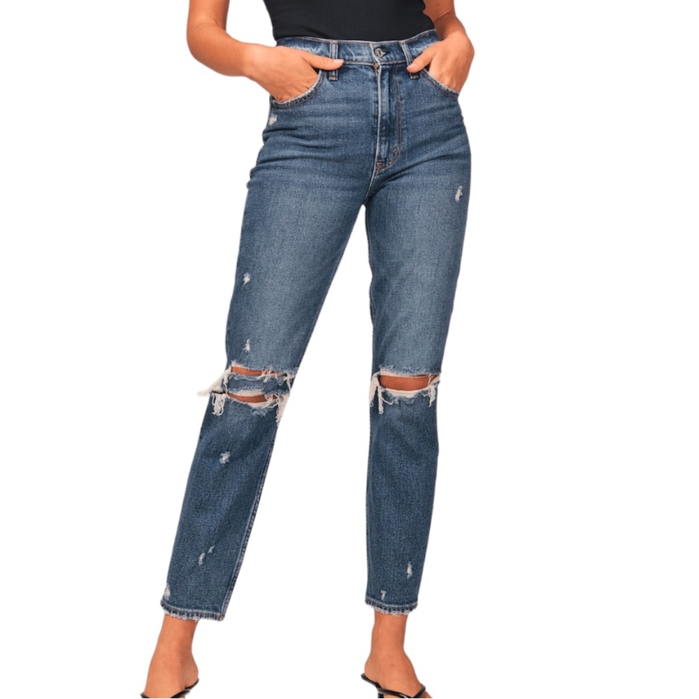 A&F NWT The Mom High Rise Jean in Medium Distressed Wash Size 35/20S